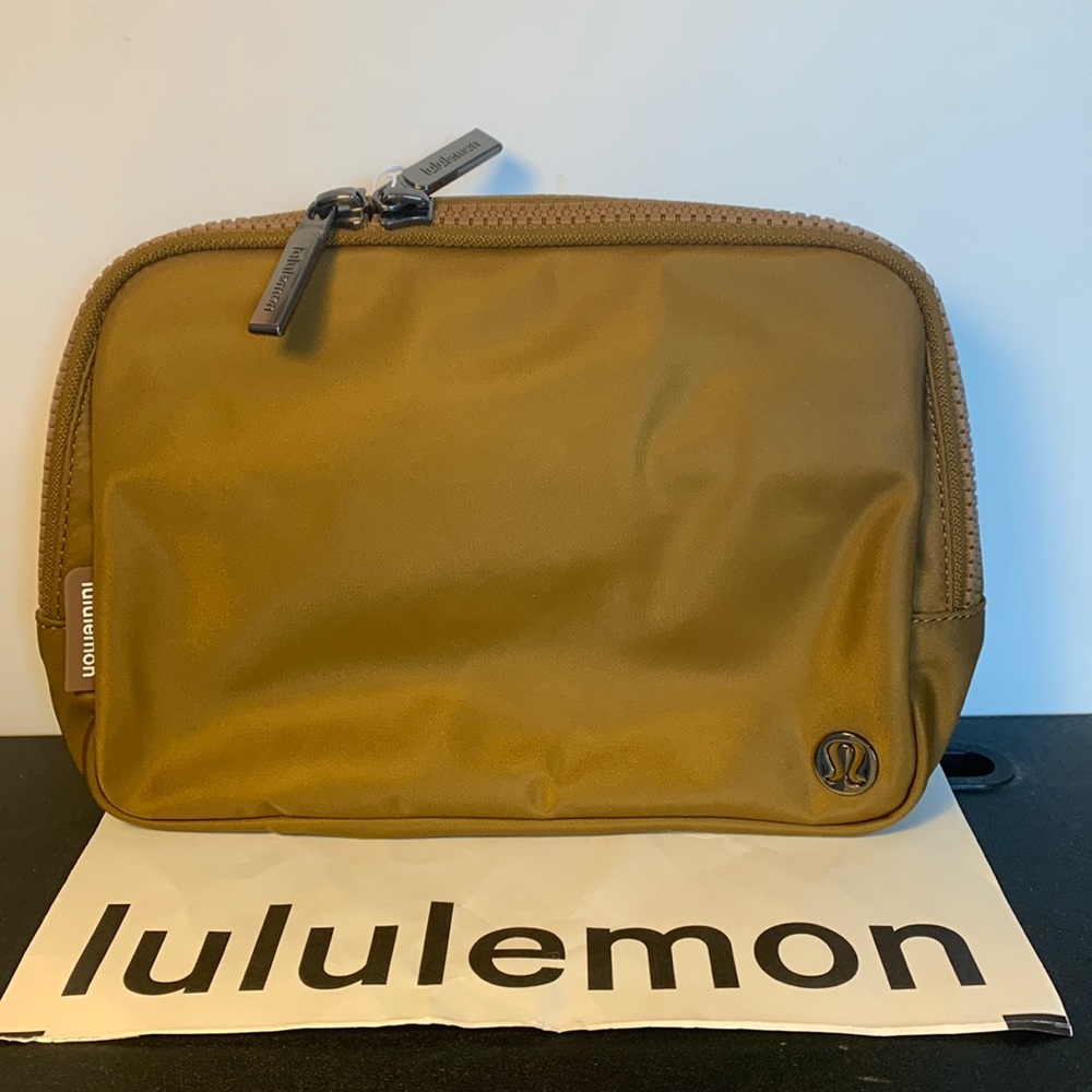 NWT LULULEMON EVERYWHERE BELT BAG LARGE BURNT CARAMEL - Picture 3 of 5